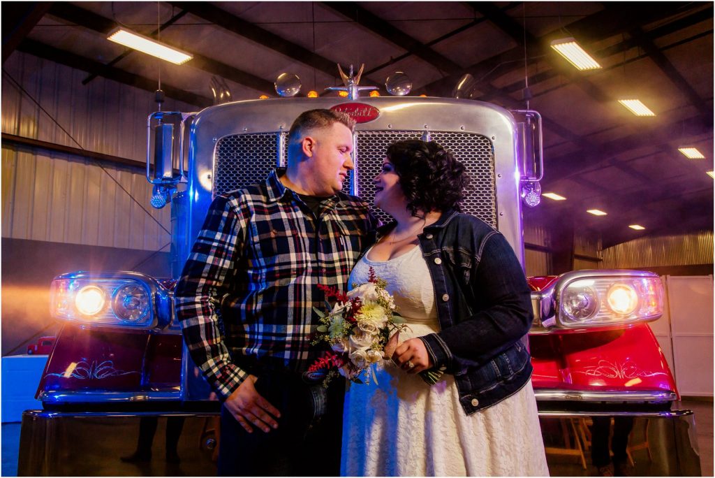 new-york-wedding-photographer-bear-mountain-state-park-wedding-peterbilt-truck-wedding-by-popography_6229